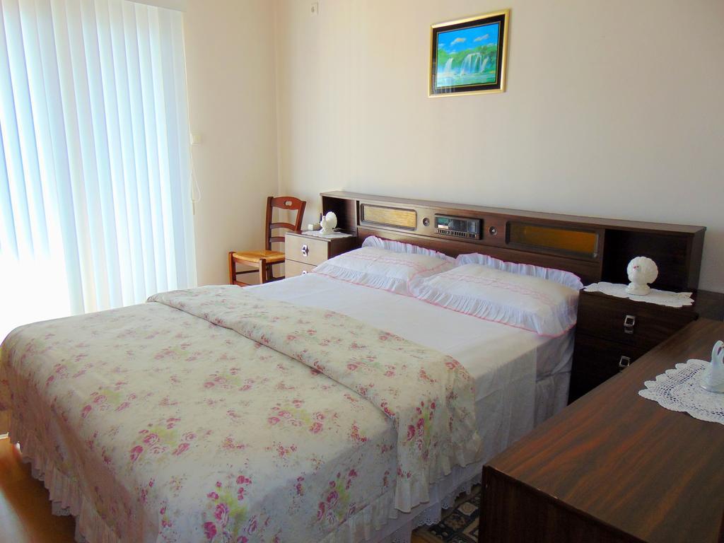 Pansion Kardum Bed and Breakfast Bibinje Habitación foto