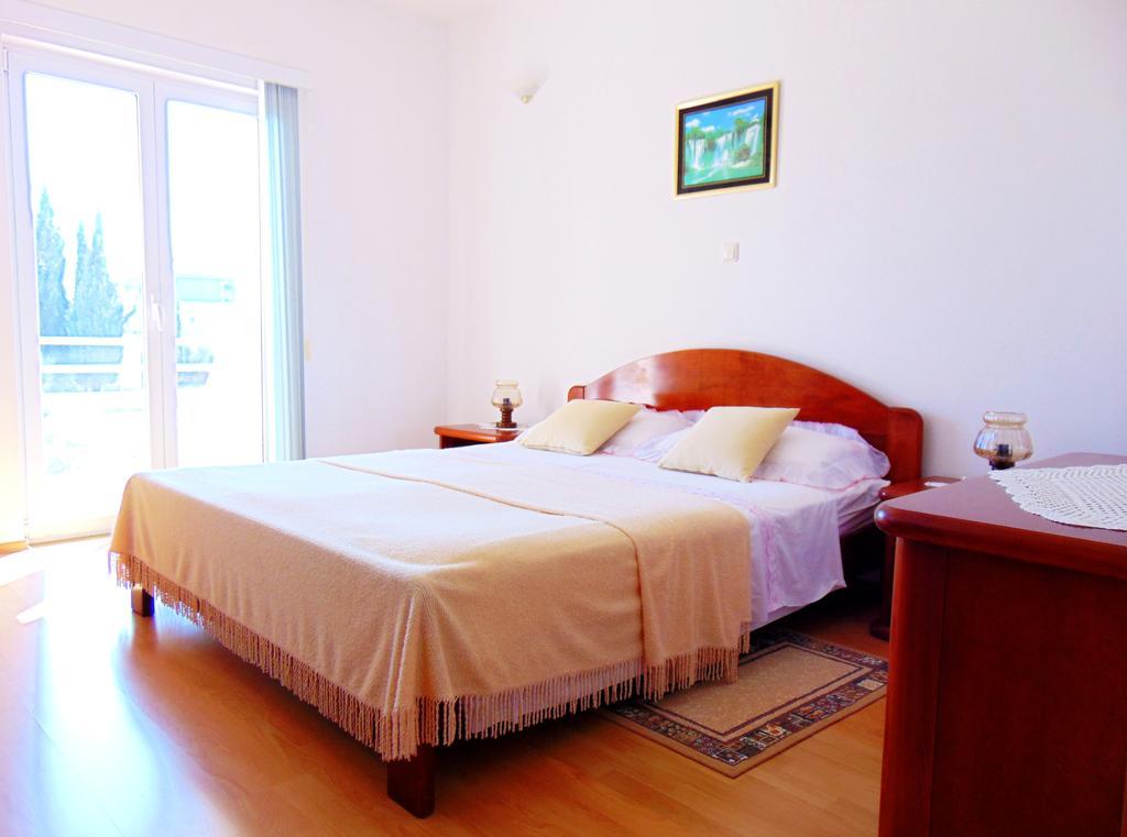 Pansion Kardum Bed and Breakfast Bibinje Habitación foto