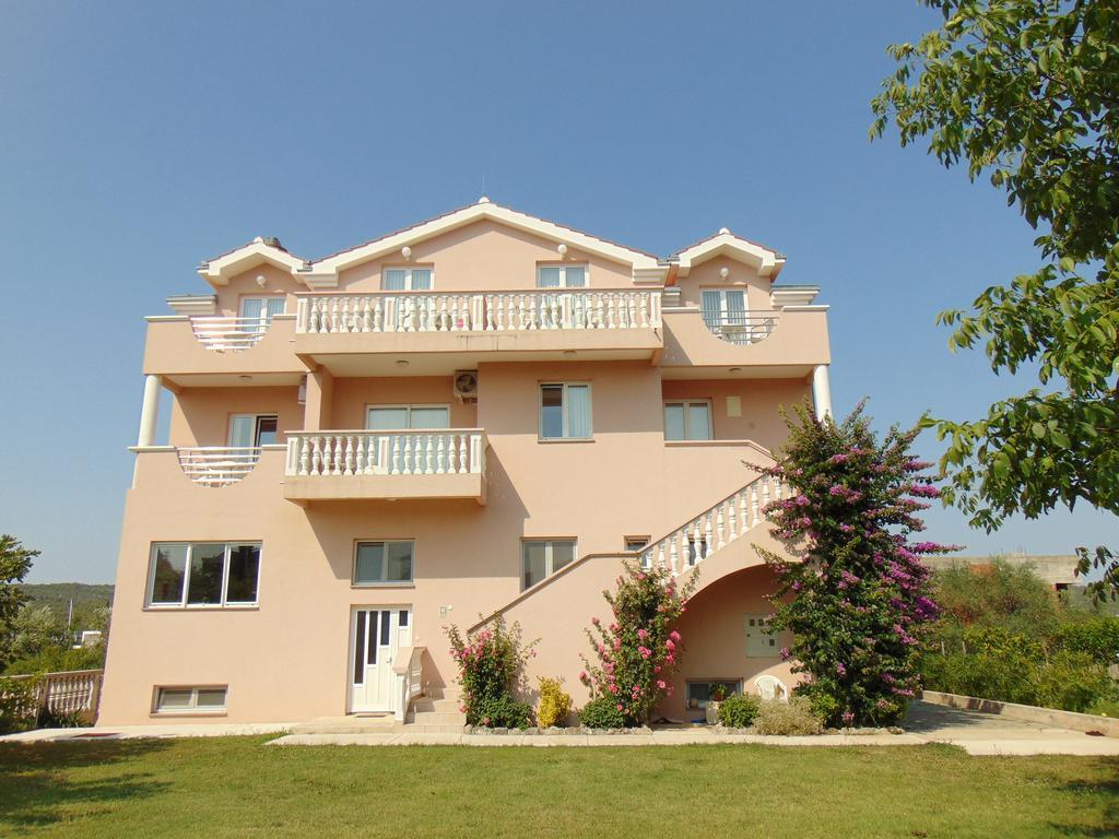 Pansion Kardum Bed and Breakfast Bibinje Exterior foto