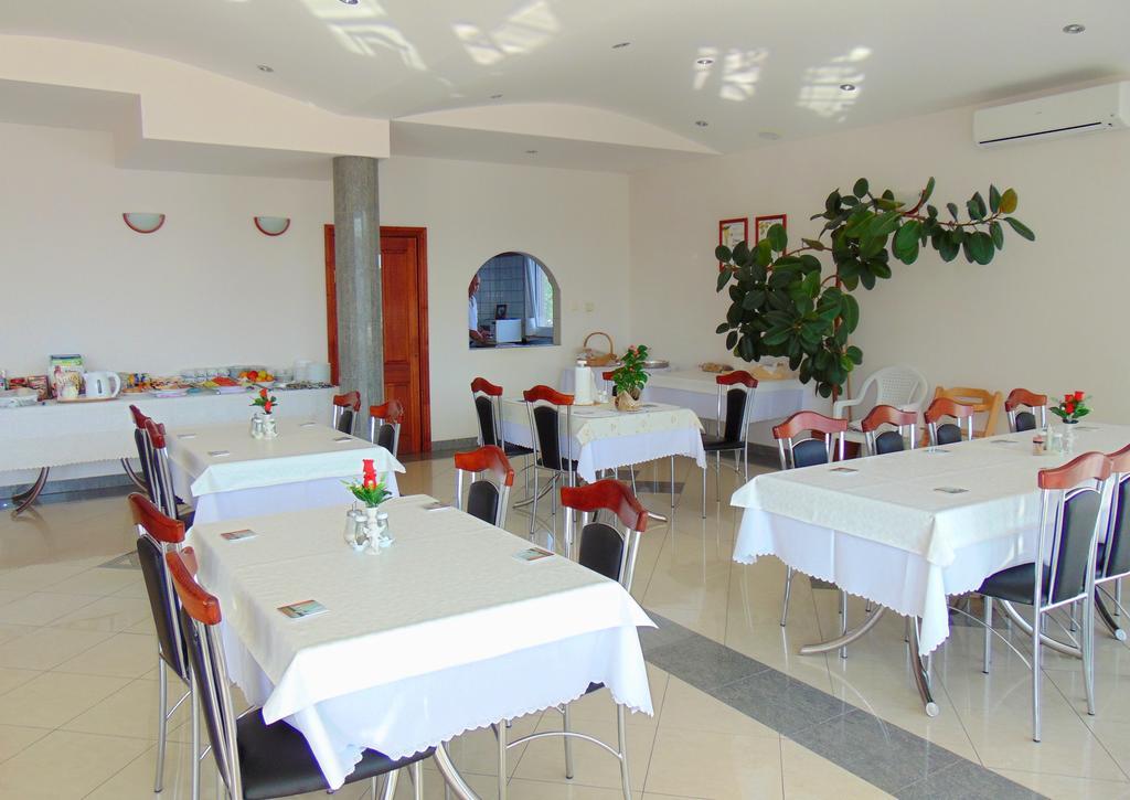 Pansion Kardum Bed and Breakfast Bibinje Exterior foto